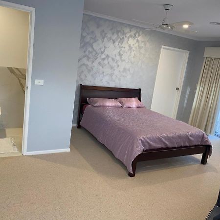 Guest Ensuite 7 Minutes From Airport Melbourne Luaran gambar